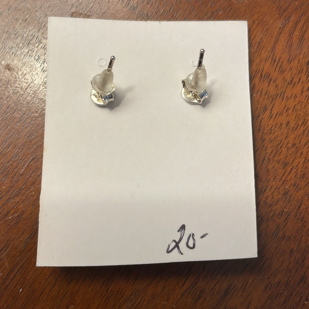 Claddagh earrings - Picture 2 of 2